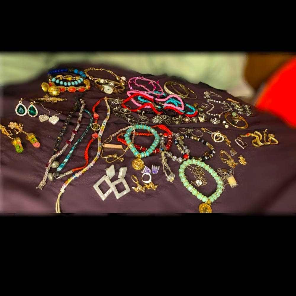 BUNDLE! of jewelry (no gold)